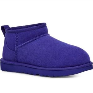 NIB UGG Ultra Classic Boot, Size 6, Color Naval Blue